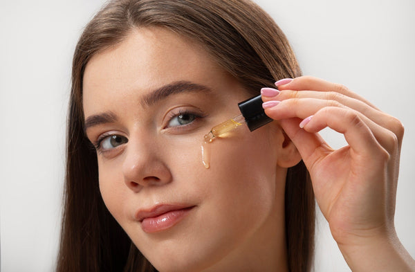 Boosts Collagen Synthesis by Using Vitamin C Serum
