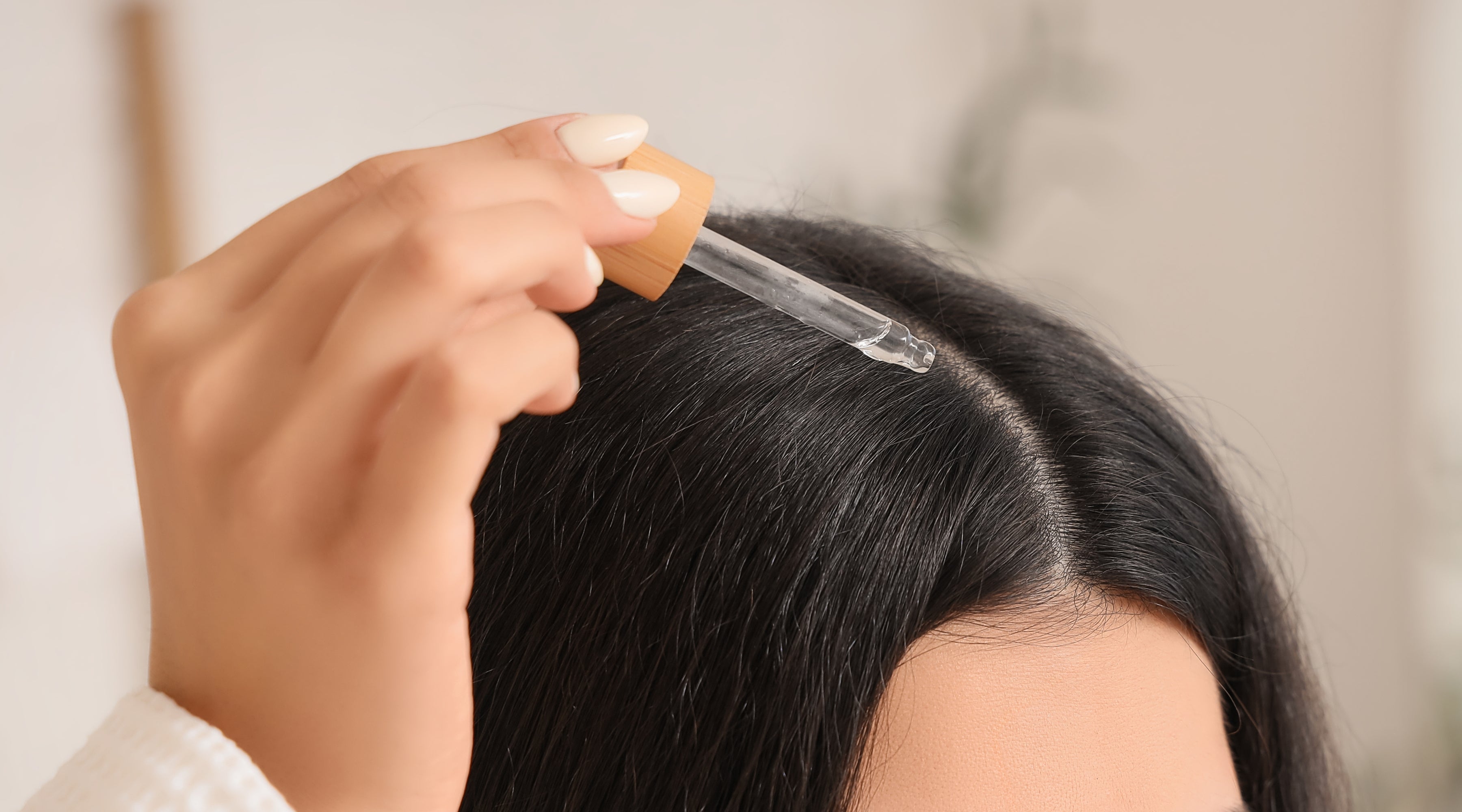 Hair Growth Serum for Women Over 30: Addressing Age-Related Thinning Naturally