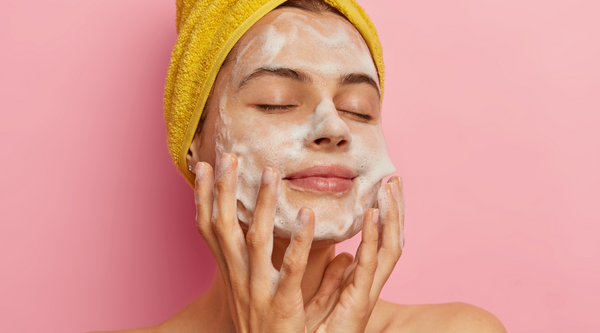 How Acne Face Wash Aids in Calming and Managing Breakouts - Juicy Chemistry