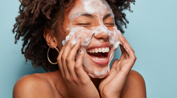 How Our Face Wash Helps Brighten the Skin by Cleaning Pores- Juicy Chemistry