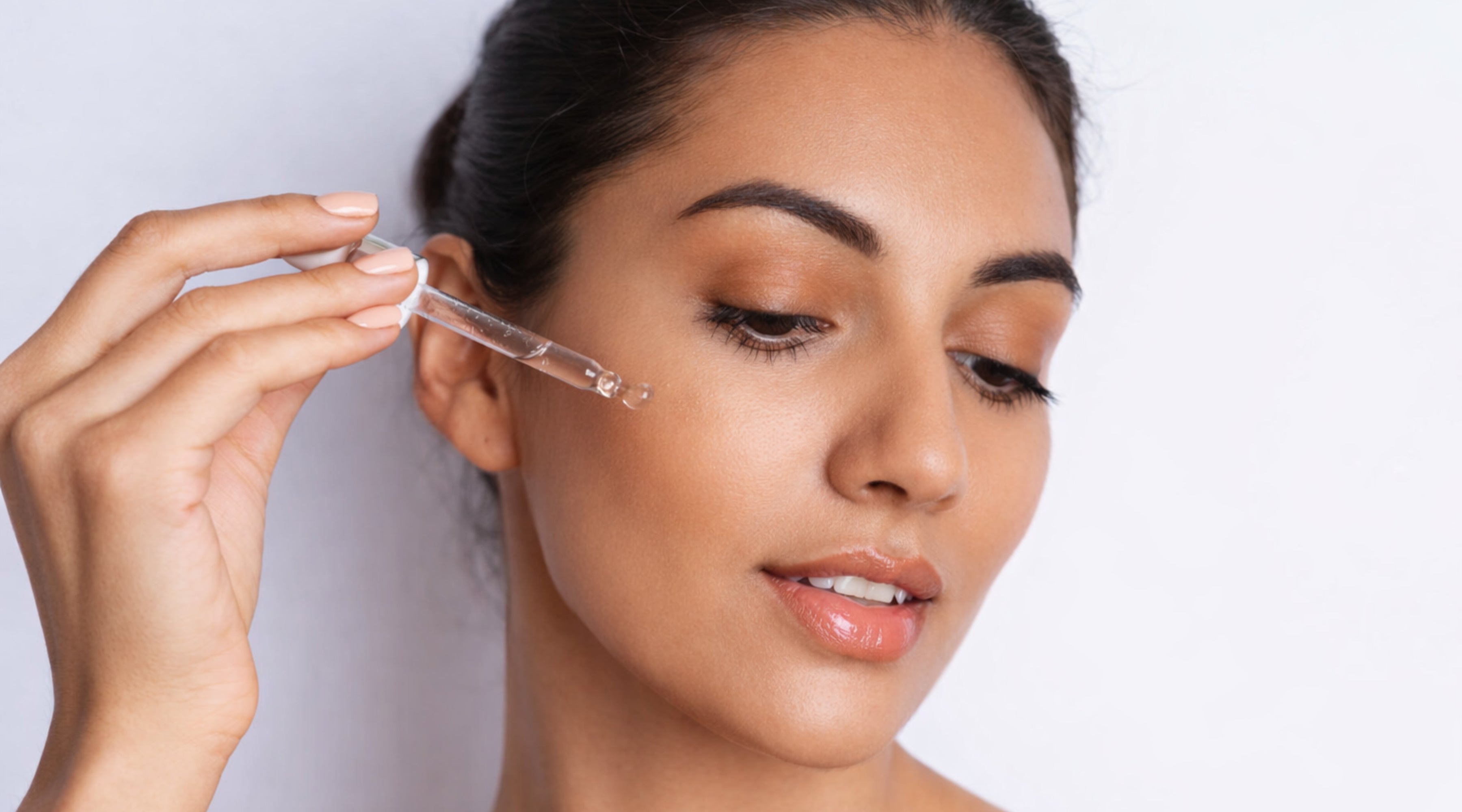 The Complete Guide to Organic Face Serums: Types, Benefits, and How to Layer